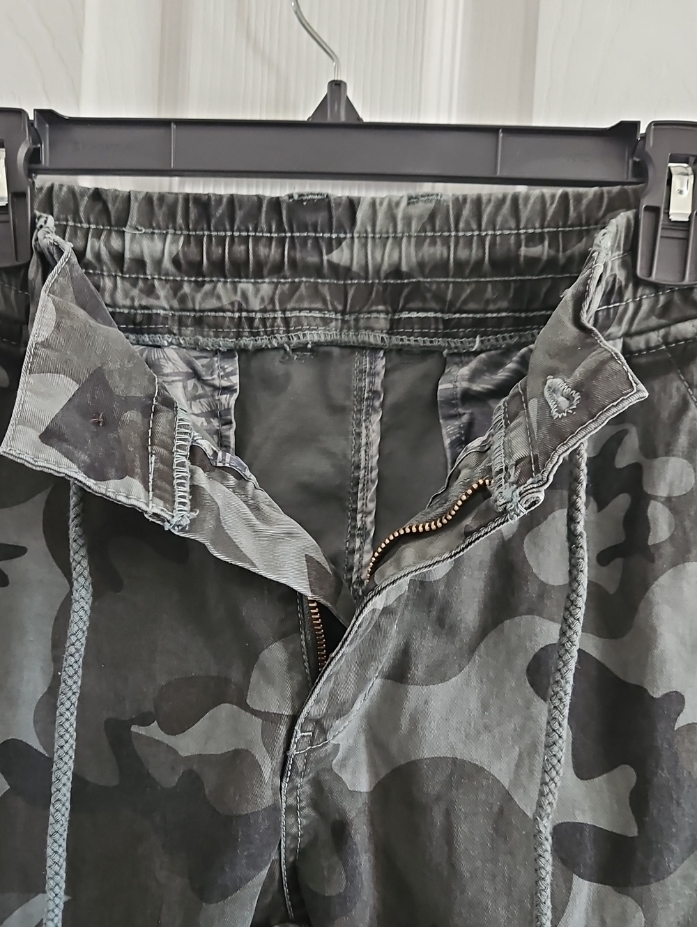 Men's Camo Cargo Pants - Green - Picture 7 of 11